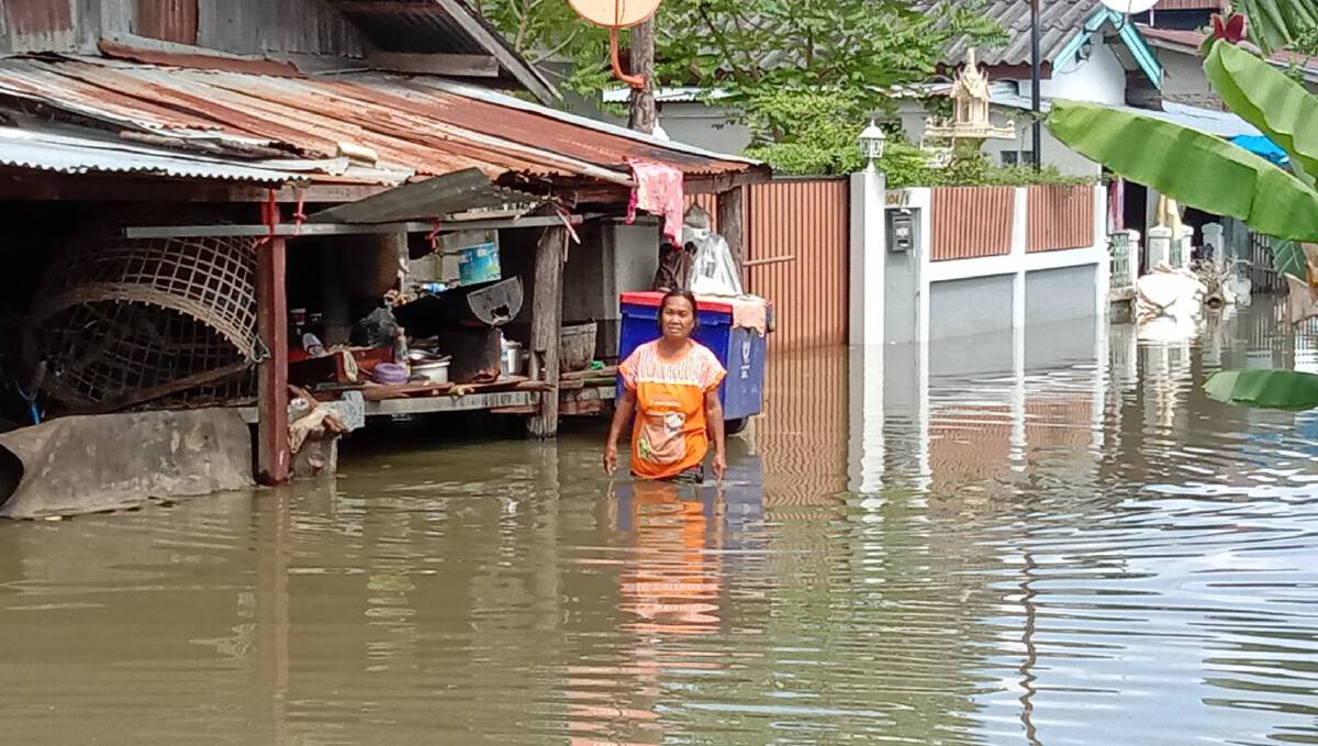 โคราชน้ำมูลเพิ่มสูงขึ้นต่อเนื่องไหลทะลักเข้าท่วมชุมชนบ้านขามพิมาย โคราชน้ำมูลเพิ่มสูงขึ้นต่อเนื่องไหลทะลักเข้าท่วมชุมชนบ้านขามพิมาย