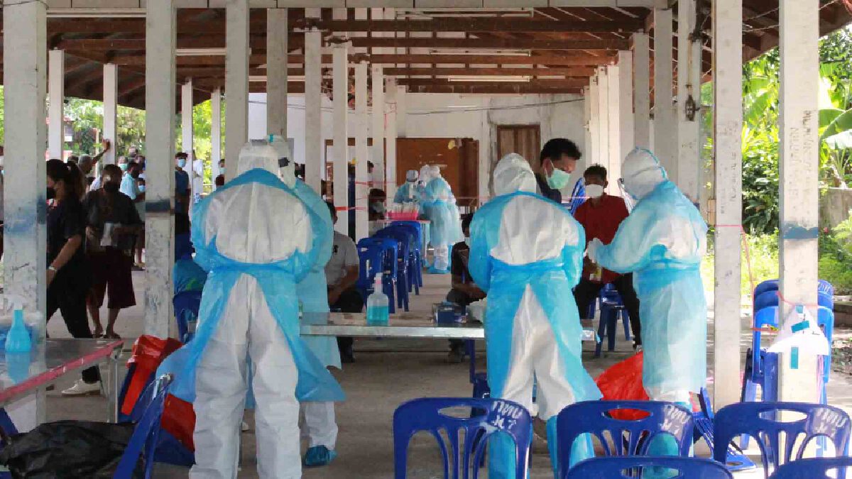 พบคลัสเตอร์ "ก๊งเหล้าขาว" ตั้งวงร่ำสุราร้านของชำติด 29 คน พบคลัสเตอร์ "ก๊งเหล้าขาว" ตั้งวงร่ำสุราร้านของชำติด 29 คน