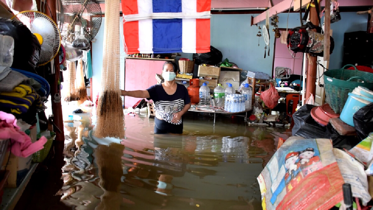 สุดรันทดหญิงตาบอดเดินลุยน้ำอยู่ในบ้านขอส้วม-ถุงยังชีพ สุดรันทดหญิงตาบอดเดินลุยน้ำอยู่ในบ้านขอส้วม-ถุงยังชีพ