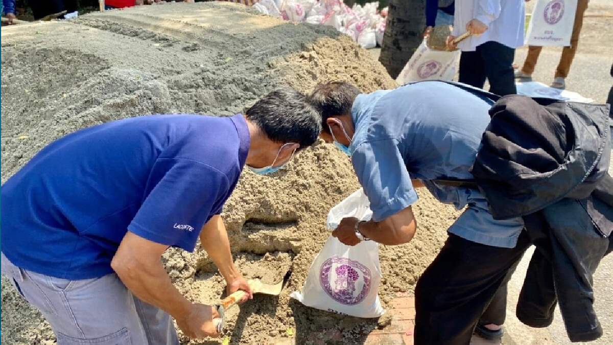 ยธ.สั่งกรมคุมประพฤติ เร่งช่วยผู้ประสบภัยน้ำท่วม ยธ.สั่งกรมคุมประพฤติ เร่งช่วยผู้ประสบภัยน้ำท่วม