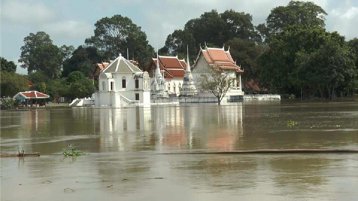 แม่น้ำสะแกกรังเริ่มวิกฤตหนัก น้ำทะลักเข้าท่วมโบราณสถาน