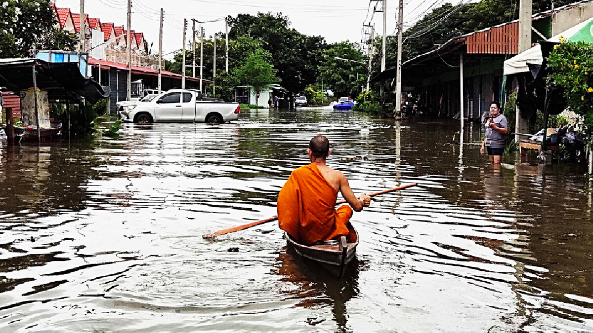 น้ำล้นเขื่อนกระเสียว รอบ 10 ปี ทะลักท่วมเมืองสุพรรณฯ