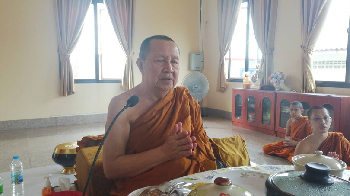 เจ้าคุณบัวศรีลงหอฉันศิษย์สวดมนต์หลั่งน้ำตาวอนมส.ทบทวนคำสั่งปลด