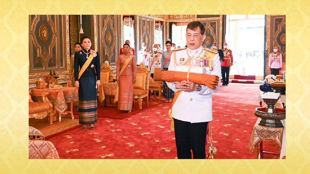 ในหลวง ทรงบำเพ็ญพระราชกุศลถวายผ้าพระกฐิน วัดราชบพิธฯ-วัดพระเชตุพนฯ