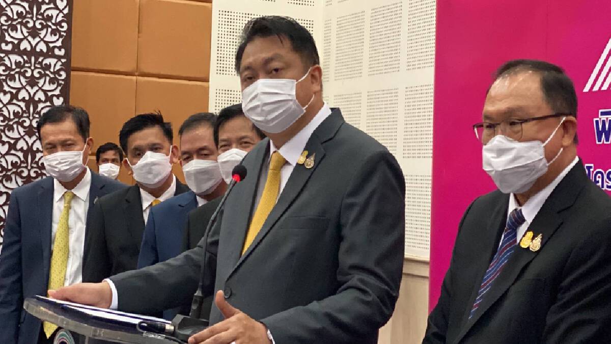 "สุชาติ" เขินอารมณ์ดี ถูกแซว นั่งเลขาธิการ พปชร. คนใหม่ "สุชาติ" เขินอารมณ์ดี ถูกแซว นั่งเลขาธิการ พปชร. คนใหม่
