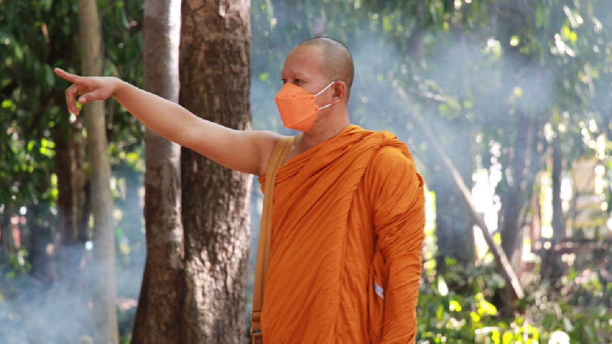 พระกักตัวในป่าช้าเจอผีหลอกเดินรอบเต็นท์เชื่อมาขอส่วนบุญ พระกักตัวในป่าช้าเจอผีหลอกเดินรอบเต็นท์เชื่อมาขอส่วนบุญ
