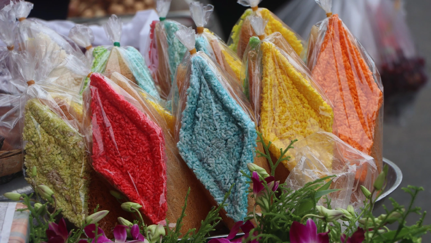 สารทเดือนสิบพัทลุงเงียบเหงา มีชาวบ้านออกจับจ่ายซื้อขนมบางตา สารทเดือนสิบพัทลุงเงียบเหงา มีชาวบ้านออกจับจ่ายซื้อขนมบางตา