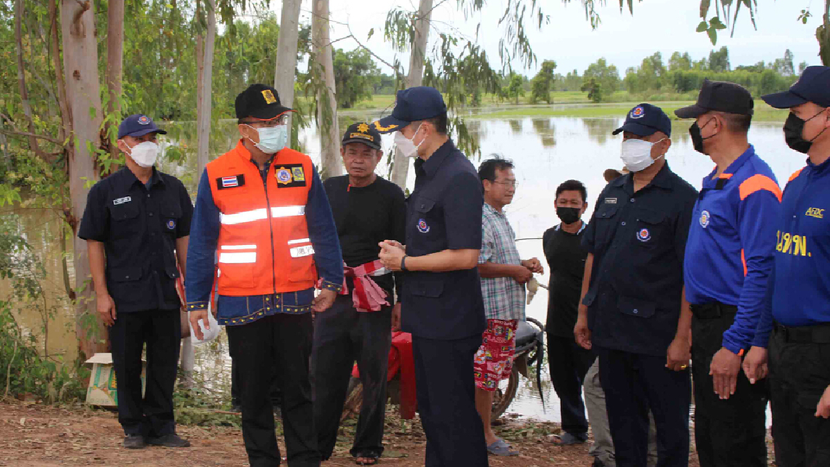 ทหารระดมยุทโธปกรณ์เตรียมพร้อมรับมือมวลน้ำแม่น้ำชี