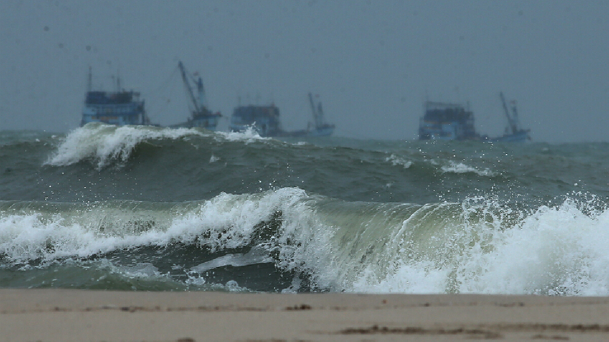 สภาพอากาศวันนี้ ใต้ฝั่งอันดามัน ฝนหนักมากบางแห่ง เรือเล็กควรงดออกจากฝั่ง