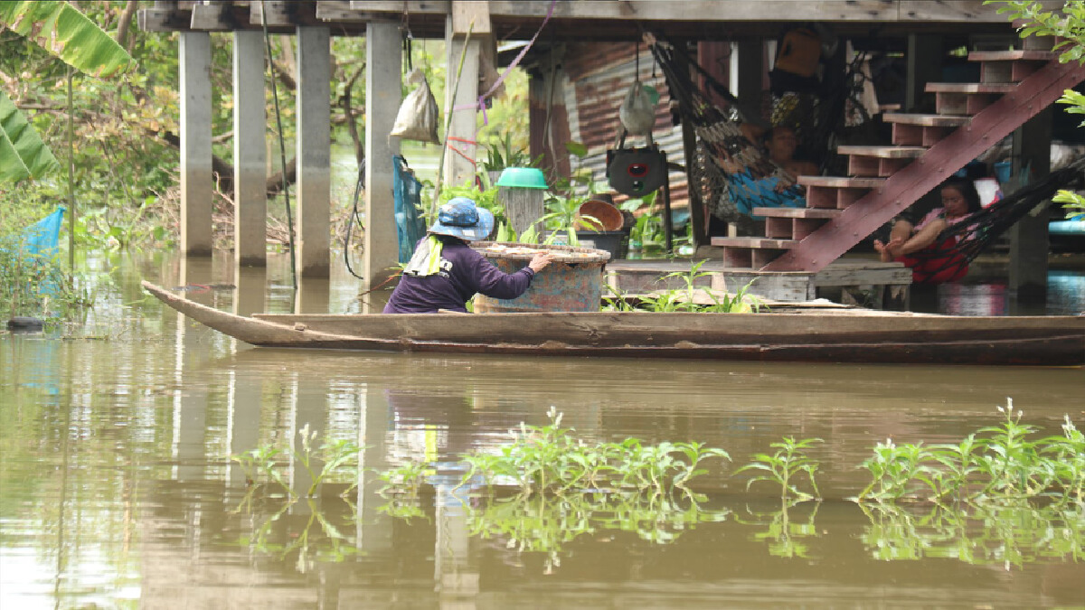 แม่น้ำยมล้นตลิ่ง-ท่วมบ้านนานนับเดือน แม่น้ำยมล้นตลิ่ง-ท่วมบ้านนานนับเดือน