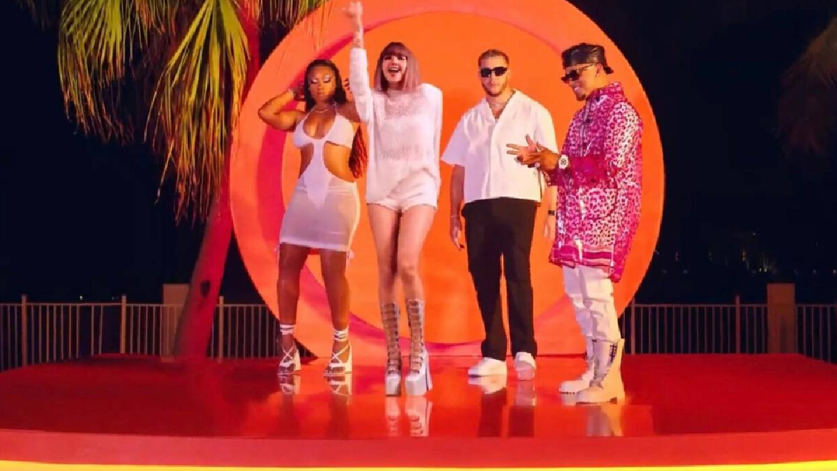 กระแสแรงจนยอดวิวค้าง! หลัง“DJ Snake” ปล่อยMV “SG” คอลแลป "ลิซ่า BLACKPINK" กระแสแรงจนยอดวิวค้าง! หลัง“DJ Snake” ปล่อยMV “SG” คอลแลป "ลิซ่า BLACKPINK"