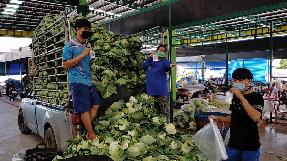 ผวจ.เข้มป้องกันโควิดกำหนดตลาดเกษตรพ่อค้าต้องฉีดวัคซีนแล้ว ผวจ.เข้มป้องกันโควิดกำหนดตลาดเกษตรพ่อค้าต้องฉีดวัคซีนแล้ว
