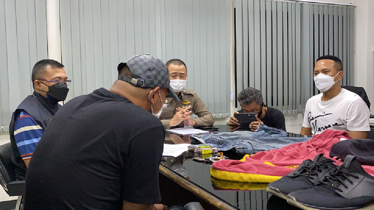 รวบหนุ่มดาราตัวประกอบขับเบนซ์ วิ่งราวร้านสะดวกซื้อ รวบหนุ่มดาราตัวประกอบขับเบนซ์ วิ่งราวร้านสะดวกซื้อ
