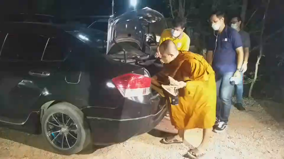 พระสุนิตรยอมกลับวัดต้นสังกัดวังสามหมอหลังถูกขู่จับสึก พระสุนิตรยอมกลับวัดต้นสังกัดวังสามหมอหลังถูกขู่จับสึก
