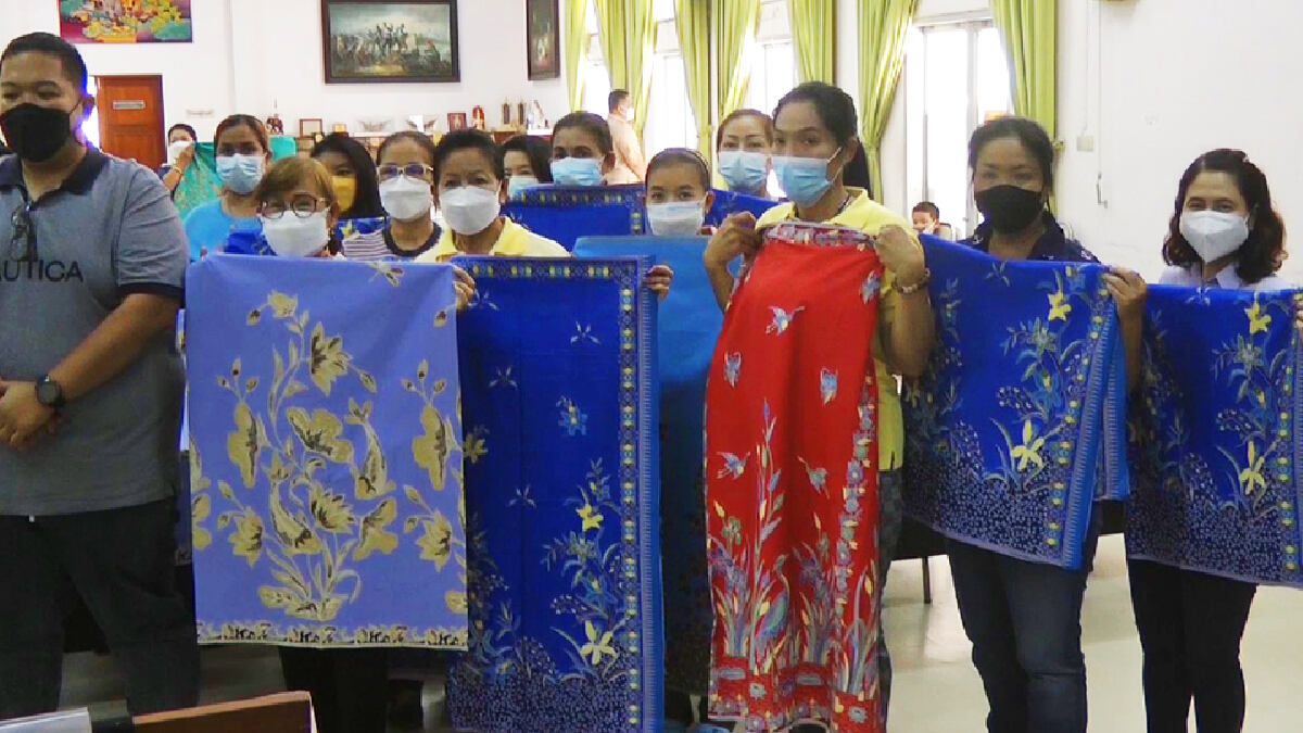 อบรมส่งเสริมอาชีพระยะสั้น “การเพ้นท์ผ้าปาเต๊ะภูเก็ต” อบรมส่งเสริมอาชีพระยะสั้น “การเพ้นท์ผ้าปาเต๊ะภูเก็ต”