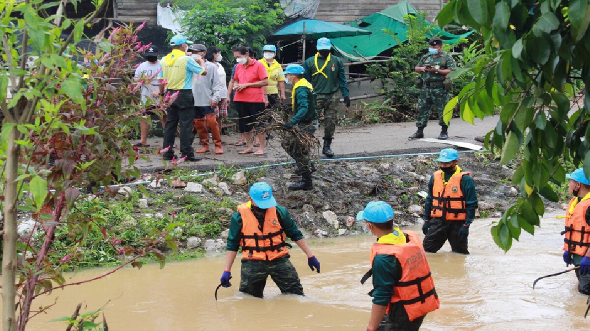 มทบ.32 รุดช่วยชาวลำปางประสบภัยน้ำป่าไหลหลาก มทบ.32 รุดช่วยชาวลำปางประสบภัยน้ำป่าไหลหลาก