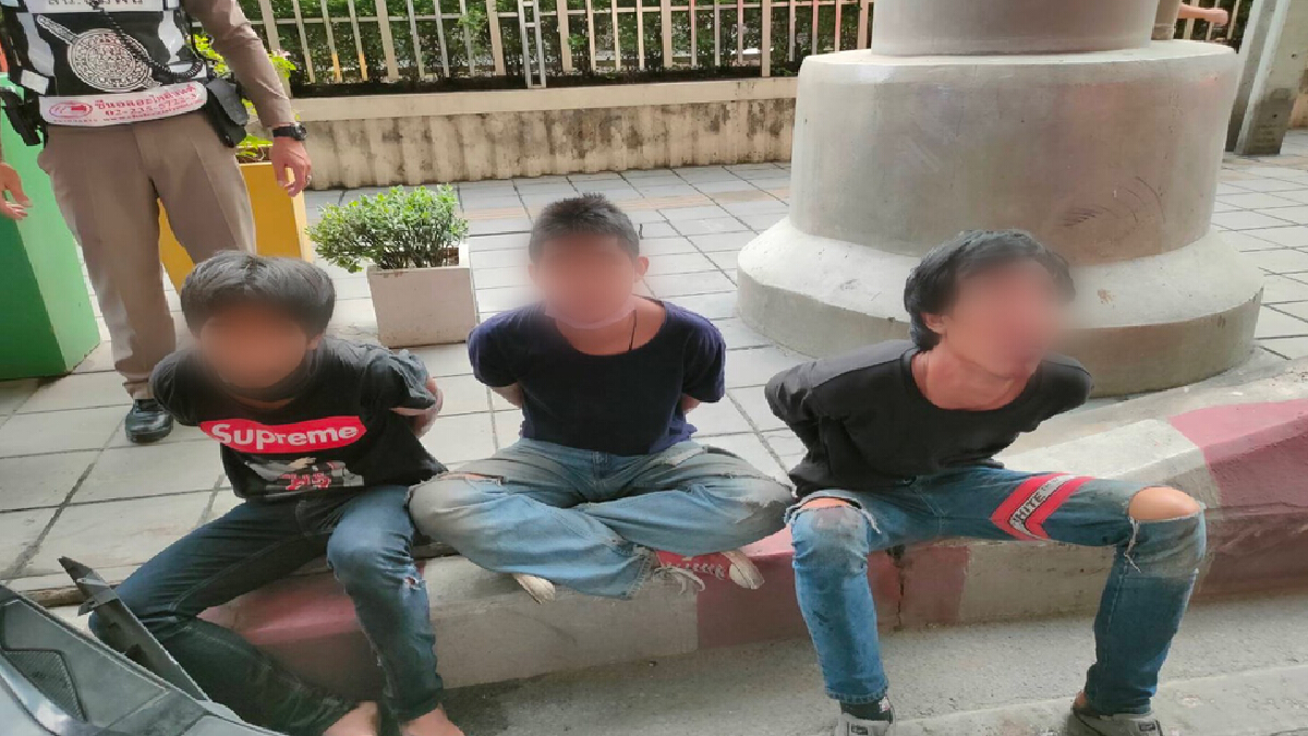 แจ้ง 5 ข้อหาหนัก โจ๋ปาระเบิดใส่รถตำรวจ แจ้ง 5 ข้อหาหนัก โจ๋ปาระเบิดใส่รถตำรวจ
