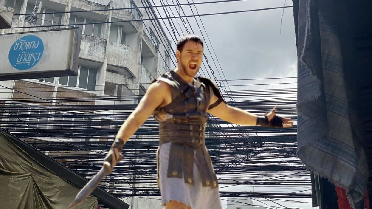 กฟน.แจงภาพดราม่า "รัสเซล โครว์" เป็นสายสื่อสาร ไม่ใช่สายไฟ กฟน.แจงภาพดราม่า "รัสเซล โครว์" เป็นสายสื่อสาร ไม่ใช่สายไฟ
