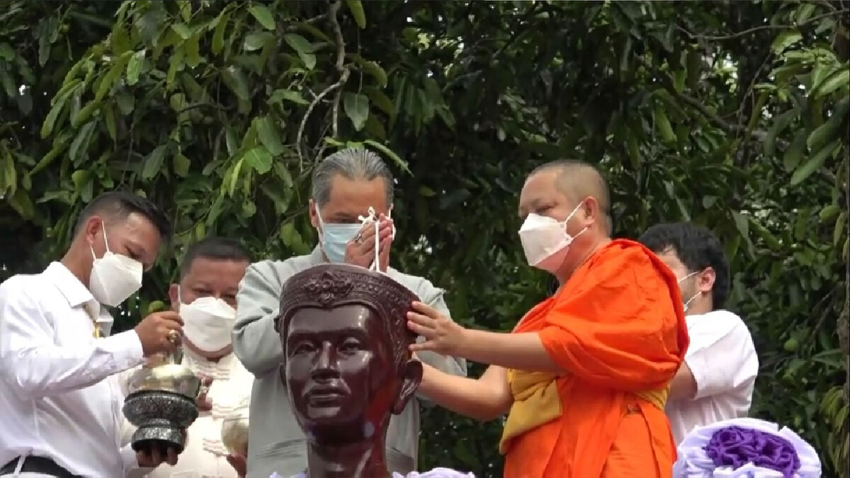 วัดพระธาตุแช่แห้งทำพิธี-บรรจุหัวใจอนุสาวรีย์เจ้าผู้ครองนครน่านองค์ที่ 6
