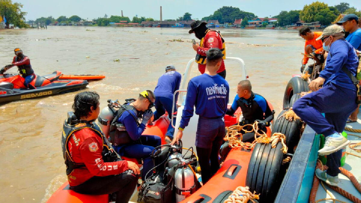 กองทัพเรือ ส่ง มนุษย์กบหน่วยซีล สนับสนุนกู้เรือล่มอยุธยา กองทัพเรือ ส่ง มนุษย์กบหน่วยซีล สนับสนุนกู้เรือล่มอยุธยา