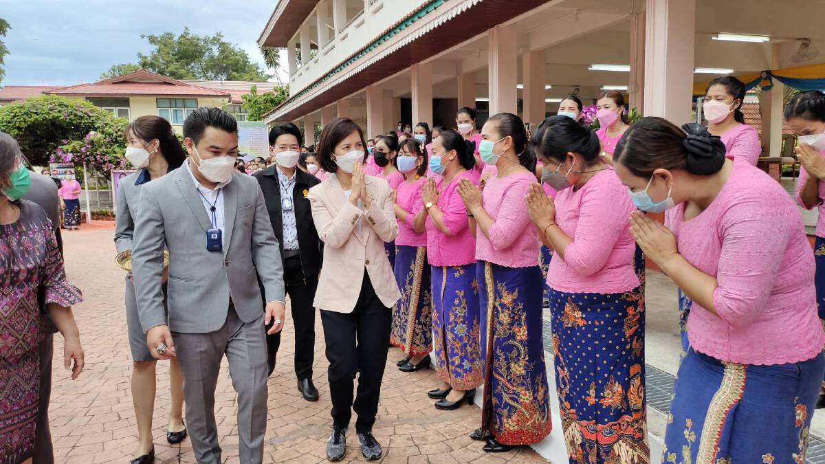 รมว.ศึกษาฯ ลงพื้นที่กระบี่ตรวจเยี่ยมความพร้อมเปิดภาคเรียน 1 พ.ย.นี้ รมว.ศึกษาฯ ลงพื้นที่กระบี่ตรวจเยี่ยมความพร้อมเปิดภาคเรียน 1 พ.ย.นี้