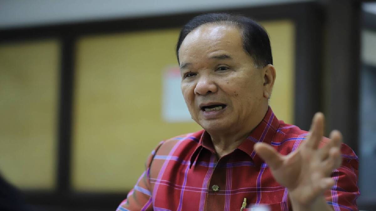 "สมคิด" เชื่อ ขอมติพรรคเพื่อไทยขับ ส.ส.งูเห่าวันนี้ ราบรื่นไร้ปัญหา "สมคิด" เชื่อ ขอมติพรรคเพื่อไทยขับ ส.ส.งูเห่าวันนี้ ราบรื่นไร้ปัญหา