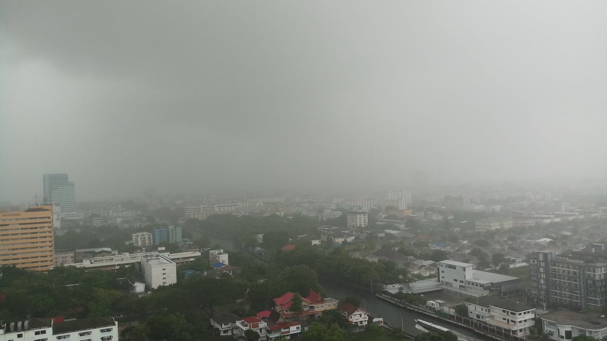 อุตุฯ เตือนทั่วไทยระวังฝนถล่มหนัก กทม.มีฝนร้อยละ 80 ของพื้นที่