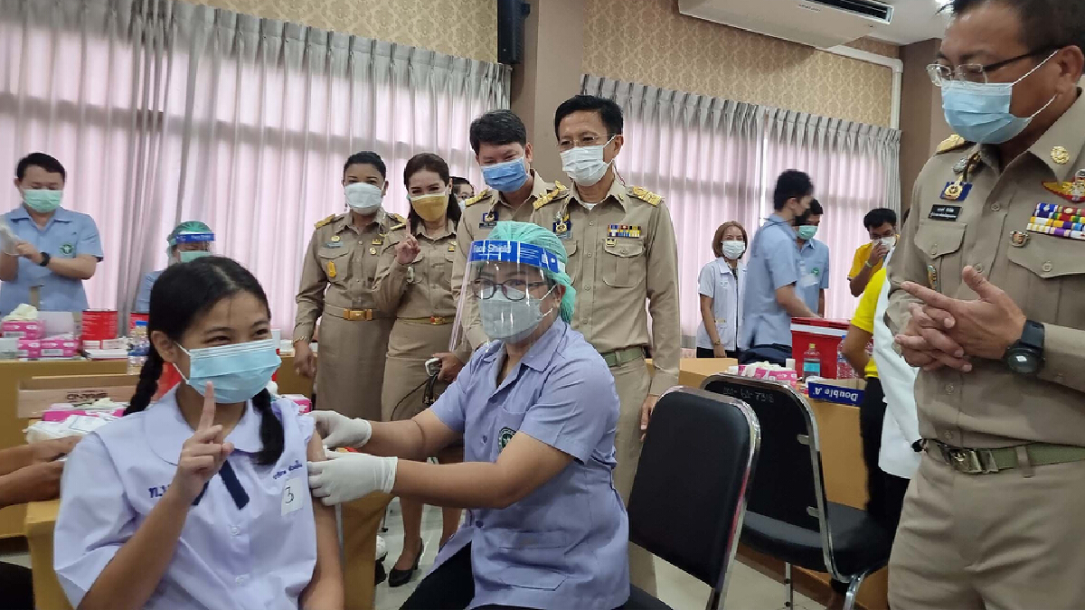 สร้างเกราะป้องกันด้วยวัคซีน Pfizer ในเด็กนักเรียน