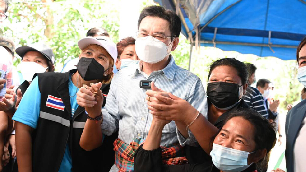 "จุรินทร์" นำทีมลุยโคราชมอบถุงน้ำใจช่วยน้ำท่วม "จุรินทร์" นำทีมลุยโคราชมอบถุงน้ำใจช่วยน้ำท่วม