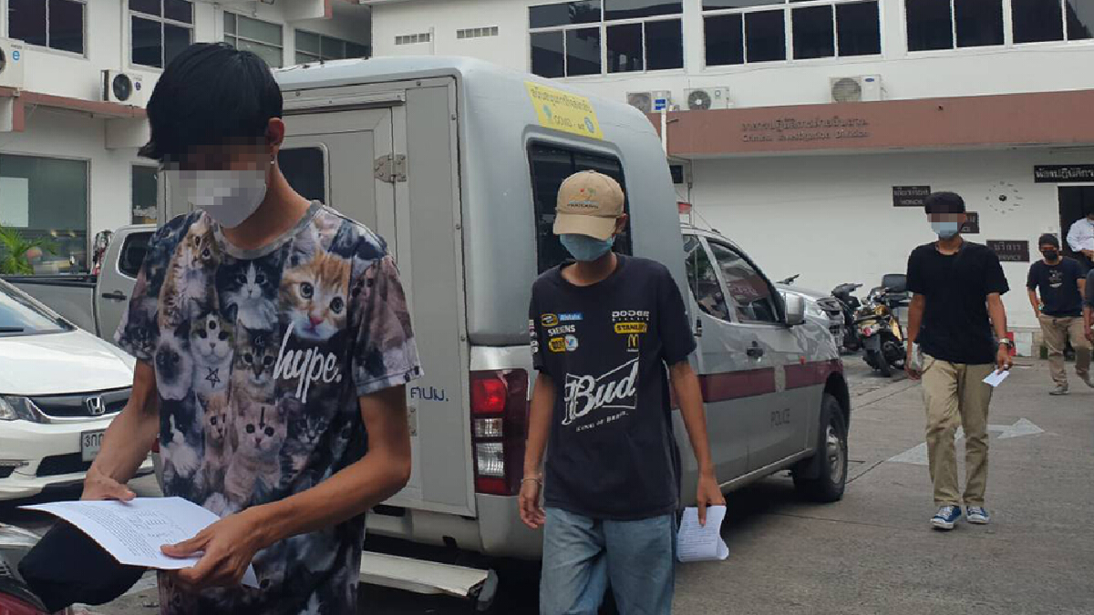 ตร.ดินแดง ยื่นฝากขัง-ค้านประกัน 3 ผตห.ปาบึ้ม (พรุ่งนี้)
