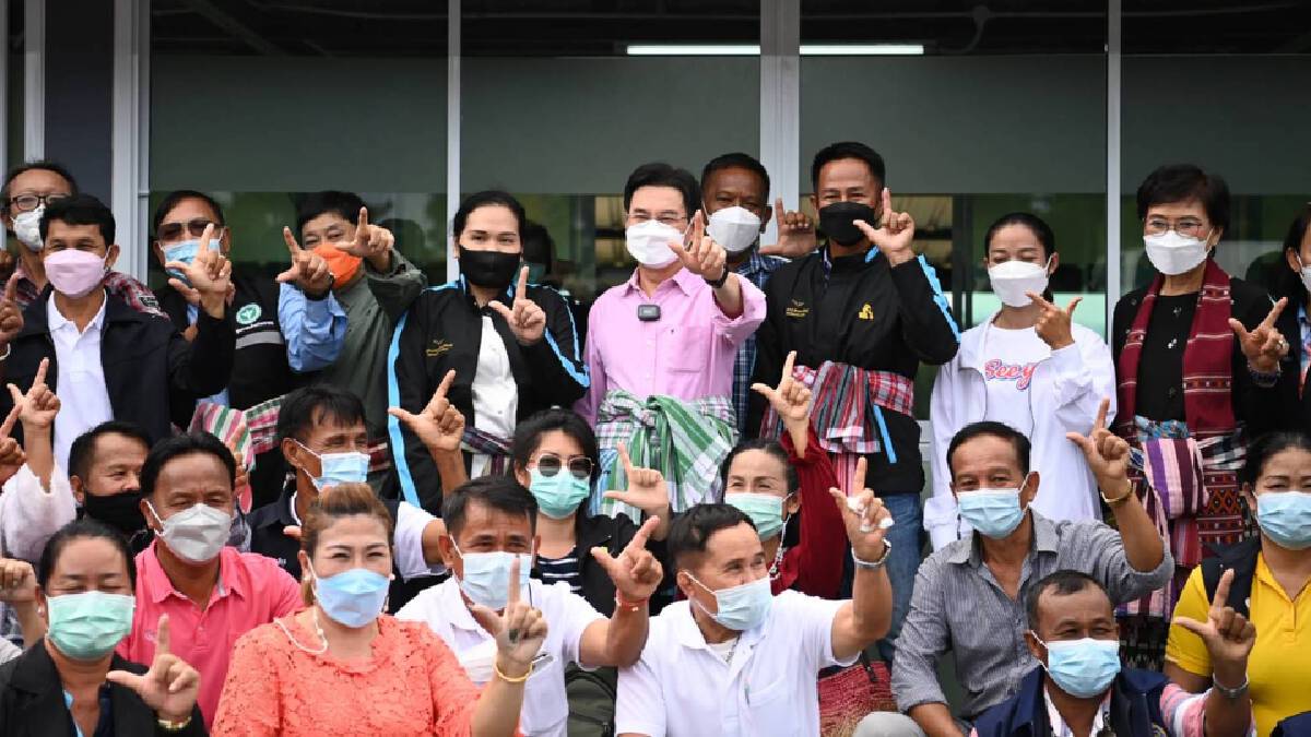 “จุรินทร์ ออนทัวร์" เปิดตัว อดีตนักฟุตบอลทีมชาติ ลงชิงที่นั่ง ส.ส.โคราช “จุรินทร์ ออนทัวร์" เปิดตัว อดีตนักฟุตบอลทีมชาติ ลงชิงที่นั่ง ส.ส.โคราช