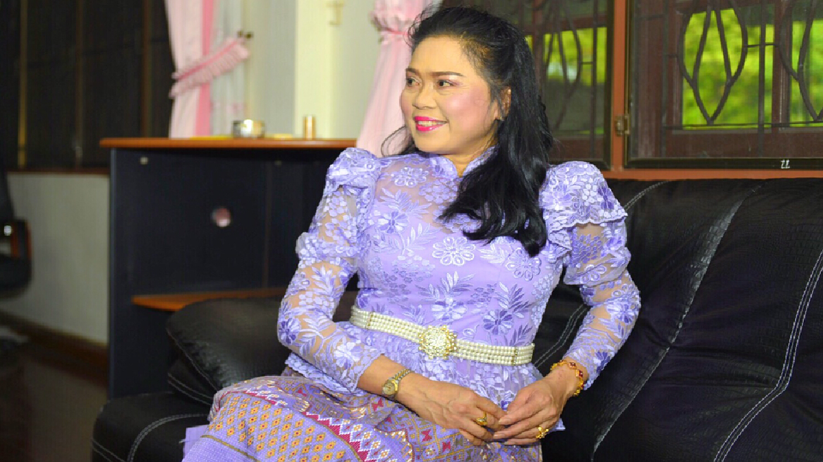 ครูปุ้ม “ศศิวิมล” เมียหลวงยืนหนึ่ง ร่วมอนุรักษ์ความเป็นไทย ครูปุ้ม “ศศิวิมล” เมียหลวงยืนหนึ่ง ร่วมอนุรักษ์ความเป็นไทย