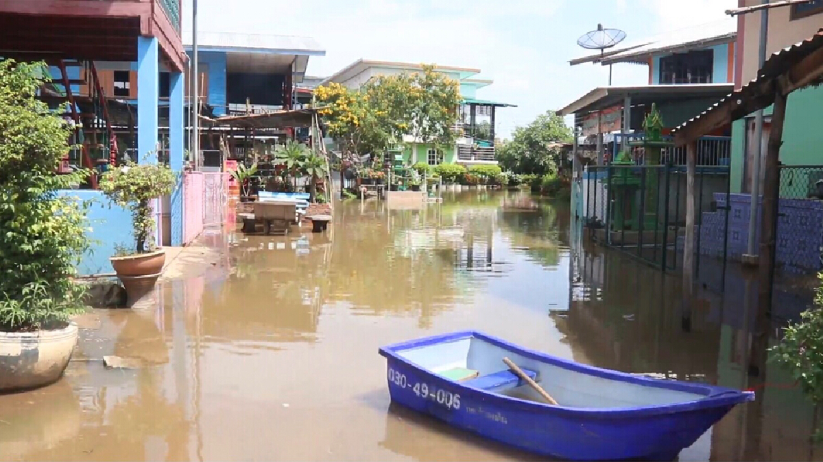 แม่น้ำยมจากตอนบน เข้าท่วมบ้านเรือนกว่า 20 หลังคาเรือน แม่น้ำยมจากตอนบน เข้าท่วมบ้านเรือนกว่า 20 หลังคาเรือน