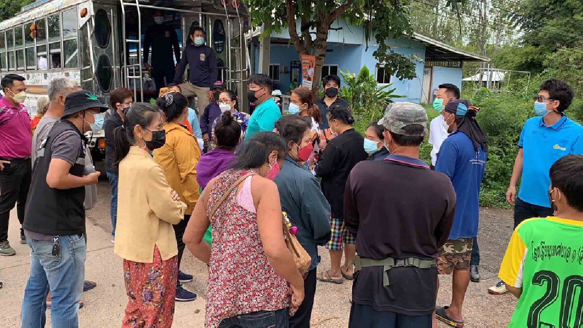 เทศบาลมอบถุงยังชีพจัดกางเต้นท์ดูแลประชาชนน้ำท่วม