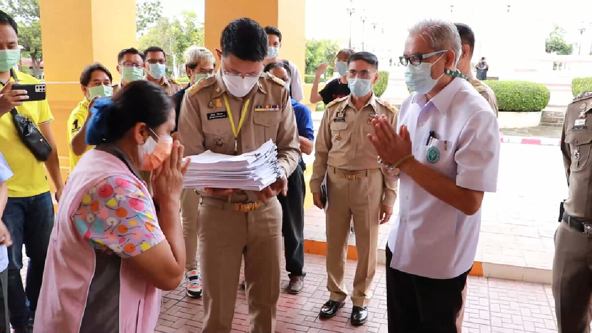 บุคลากรรพ.อุดรยื่นหนังสือผู้ว่าฯติตตามร้องทวงเงินพิเศษเสี่ยงภัยโควิด
