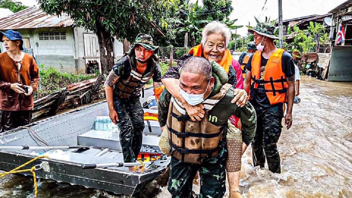 นายกฯสั่งกองทัพสนับสนุน เร่งช่วยเหลือประชาชนต่อเนื่อง นายกฯสั่งกองทัพสนับสนุน เร่งช่วยเหลือประชาชนต่อเนื่อง