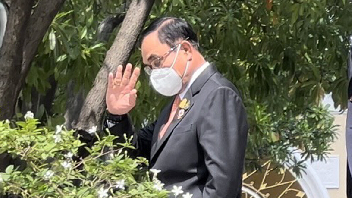 นายกฯ ปัดตอบนั่งหัวหน้าพรรคคุมพปชร.เอง นายกฯ ปัดตอบนั่งหัวหน้าพรรคคุมพปชร.เอง