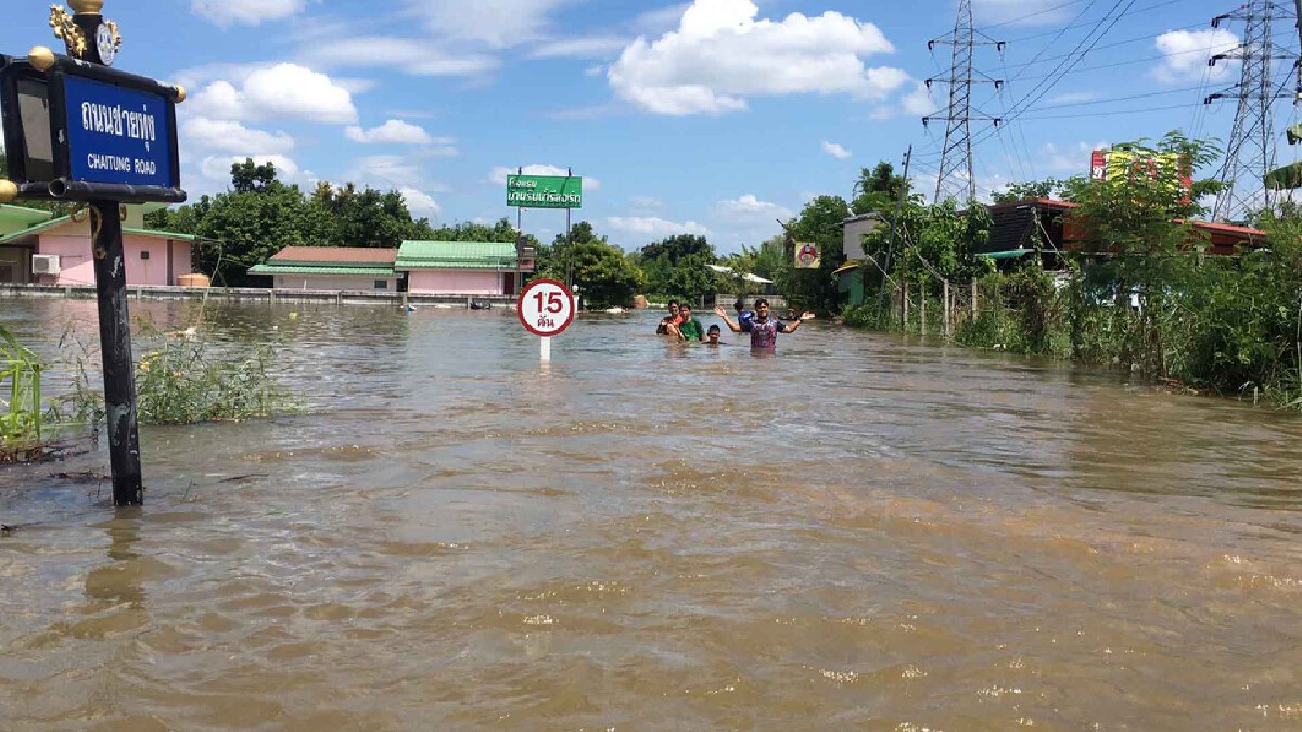 พนังกั้นน้ำชีขาดน้ำทะลักท่วมบ้านเรือนเขตเมืองขอนแก่น พนังกั้นน้ำชีขาดน้ำทะลักท่วมบ้านเรือนเขตเมืองขอนแก่น