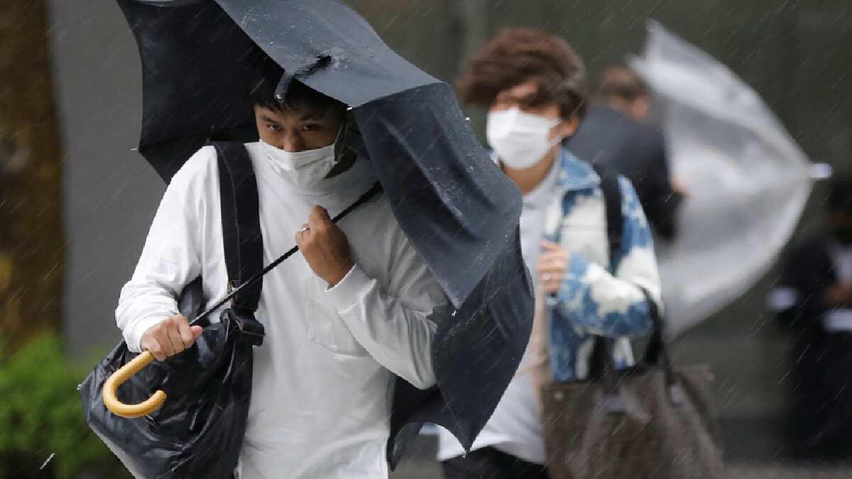ไต้ฝุ่น"มินดึลเล"กระหน่ำทำฝนตกหนักในญี่ปุ่น ไต้ฝุ่น"มินดึลเล"กระหน่ำทำฝนตกหนักในญี่ปุ่น