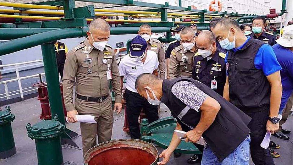 จับเรือลักลอบนำเข้าน้ำมันดีเซล 1.2 ล้านลิตร จับเรือลักลอบนำเข้าน้ำมันดีเซล 1.2 ล้านลิตร