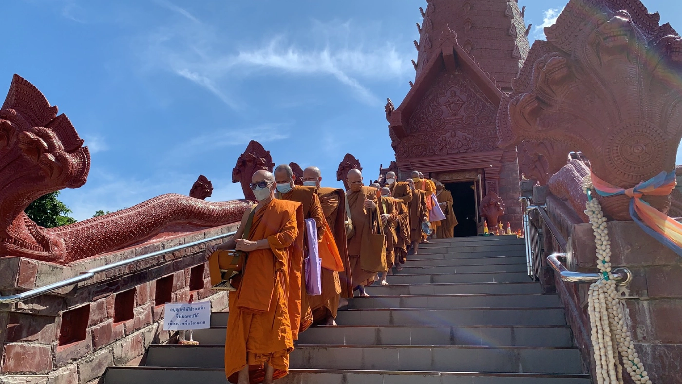 ชาวบ้านตามแนวชายแดน ทำบุญตักบาตรเทโว ที่วัดไพรพัฒนา ชาวบ้านตามแนวชายแดน ทำบุญตักบาตรเทโว ที่วัดไพรพัฒนา