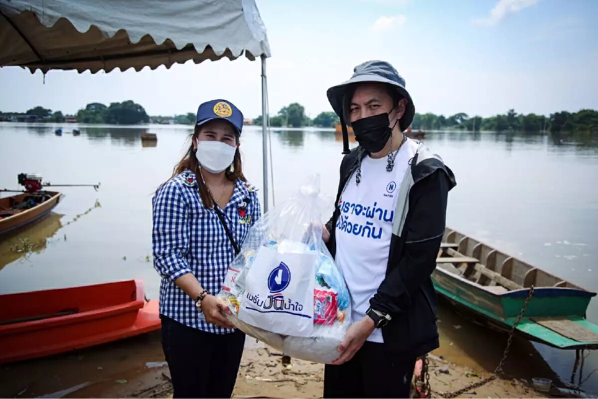 มูลนิธิเนชั่น ผนึกกำลังพันธมิตรส่งมอบถุงยังชีพช่วยพี่น้องบ้านกุ่ม มูลนิธิเนชั่น ผนึกกำลังพันธมิตรส่งมอบถุงยังชีพช่วยพี่น้องบ้านกุ่ม