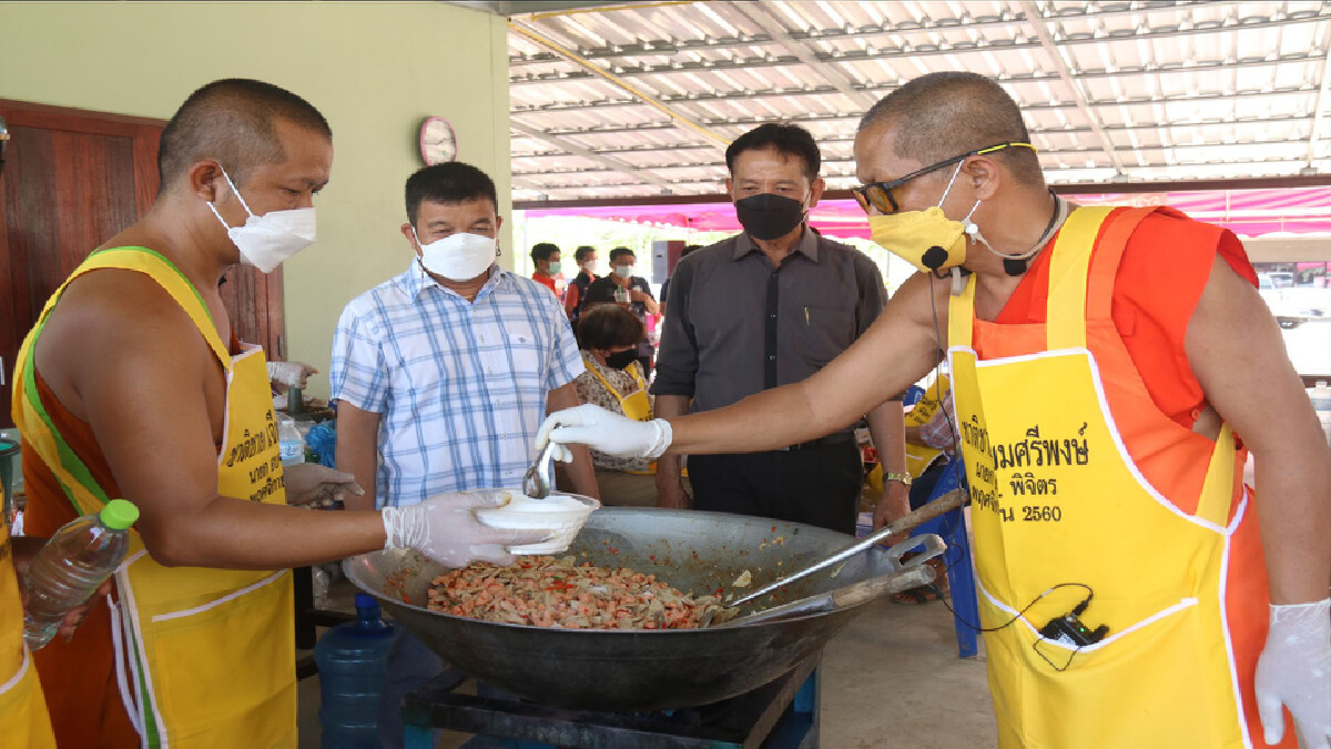 พระเทศน์แหล่-ปรุงอาหารช่วยผู้ประสบอุทกภัย พระเทศน์แหล่-ปรุงอาหารช่วยผู้ประสบอุทกภัย