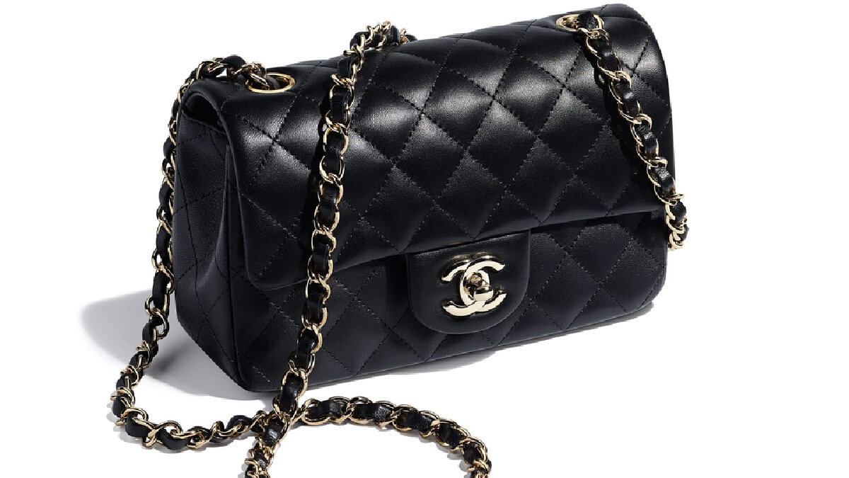 Chanel ออกกฎให้ลูกค้าซื้อกระเป๋าได้คนละ 1 ใบต่อปี Chanel ออกกฎให้ลูกค้าซื้อกระเป๋าได้คนละ 1 ใบต่อปี
