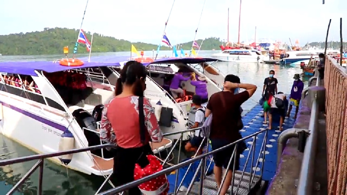 คึกคักรับนทท.แห่ลงเกาะสิมิลัน-เกาะสุรินทร์