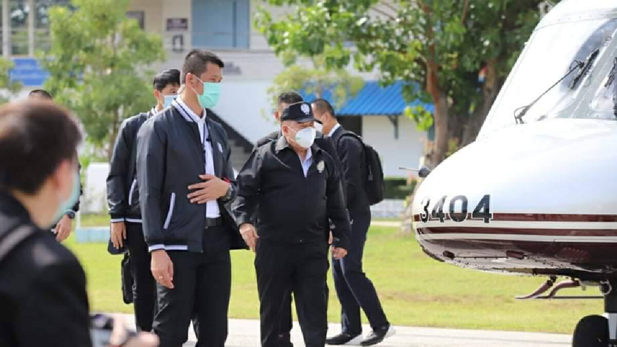 "บิ๊กป้อม"นำคณะบินลงสระแก้วดูปัญหาน้ำท่วม "บิ๊กป้อม"นำคณะบินลงสระแก้วดูปัญหาน้ำท่วม