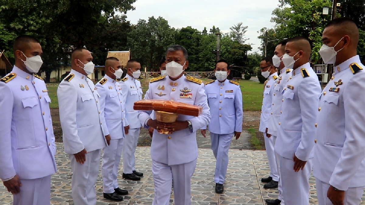 นครพนมอัญเชิญผ้าไตรพระราชทานและย่ามที่ระลึก นครพนมอัญเชิญผ้าไตรพระราชทานและย่ามที่ระลึก
