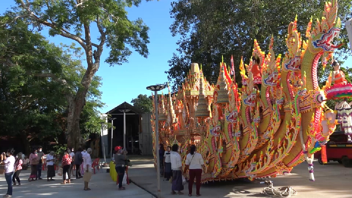 ประชาชนร่วมสืบสานประเพณีลากพระ-ตักบาตรเทโว ประชาชนร่วมสืบสานประเพณีลากพระ-ตักบาตรเทโว
