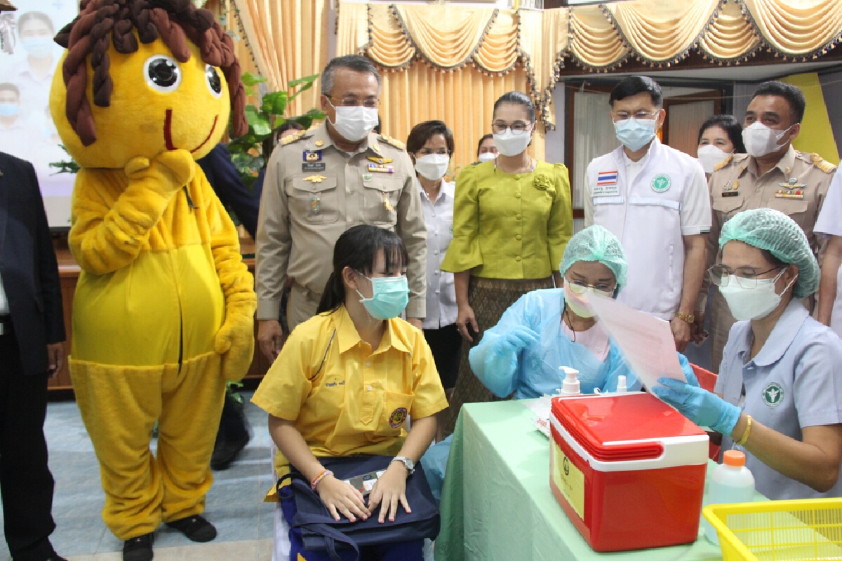 สุราษฎร์เปิดโรงเรียนตามความพร้อม คาดตุลาคมนี้ฉีดวัคซีนเกินเป้า