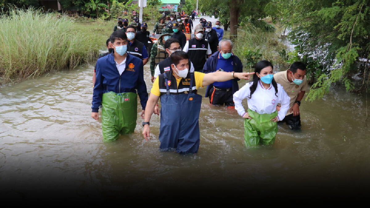 ร.อ.ธรรมนัส ลงพื้นที่โคราช เจอทั้งกองเชียร์และชูป้ายให้รัฐเยียวยา ร.อ.ธรรมนัส ลงพื้นที่โคราช เจอทั้งกองเชียร์และชูป้ายให้รัฐเยียวยา
